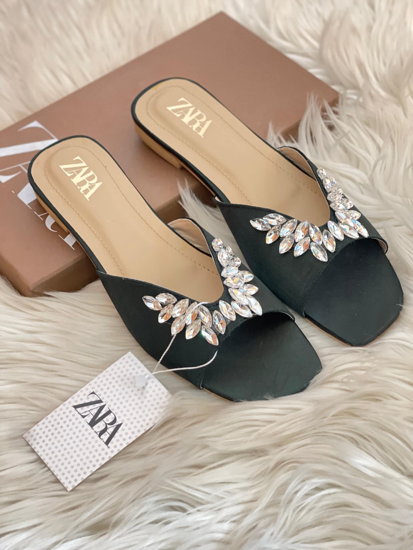 Zara Flats (ZARA-17)