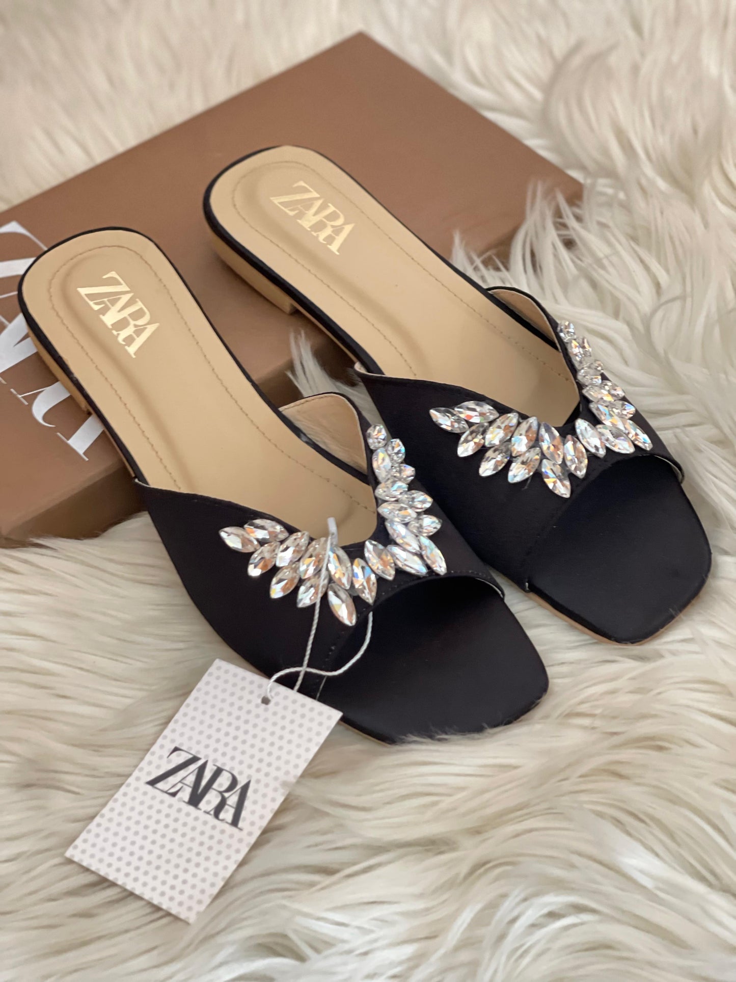 Zara Flats (ZARA-17)